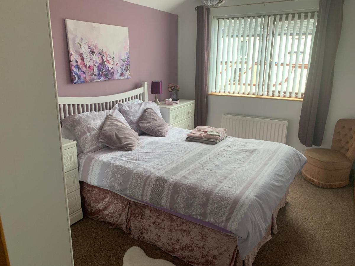 Minimum Stay Two Nights Ларн Екстериор снимка