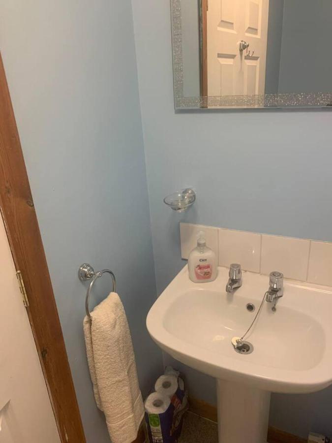 Minimum Stay Two Nights Ларн Екстериор снимка