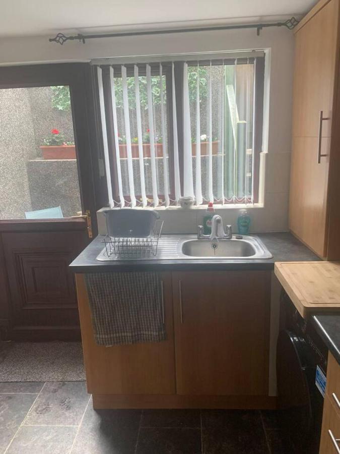 Minimum Stay Two Nights Ларн Екстериор снимка