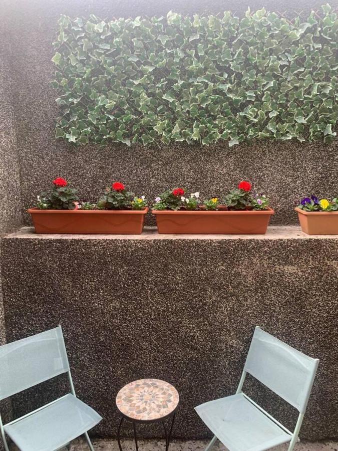 Minimum Stay Two Nights Ларн Екстериор снимка